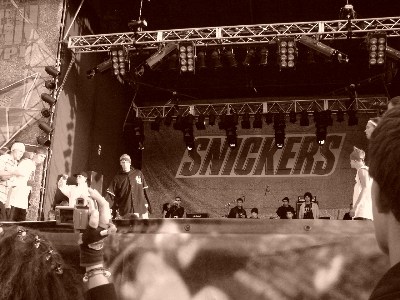    - Snikers-Urbania 4 -----