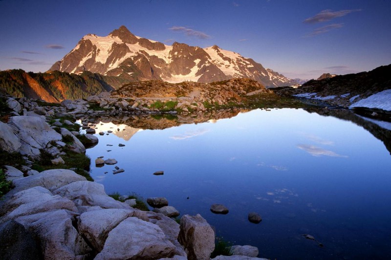   Krasa Mount shuksan at sunset, washington