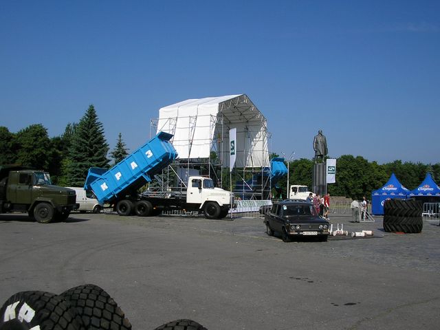   AutoKrAZ Show 06-Jun-2005    .       .     .