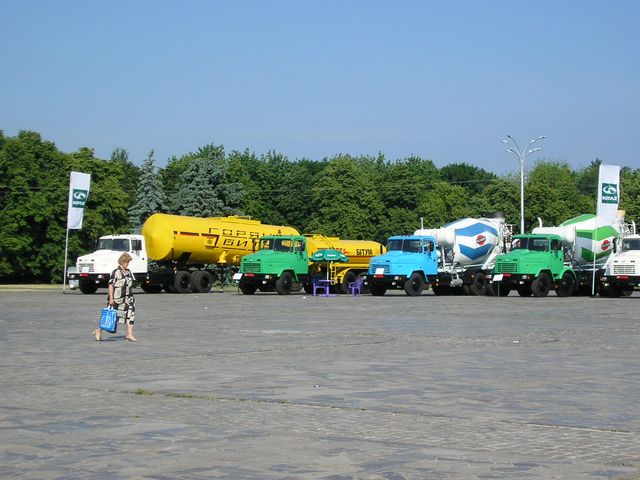   AutoKrAZ Show 06-Jun-2005    .       .     .