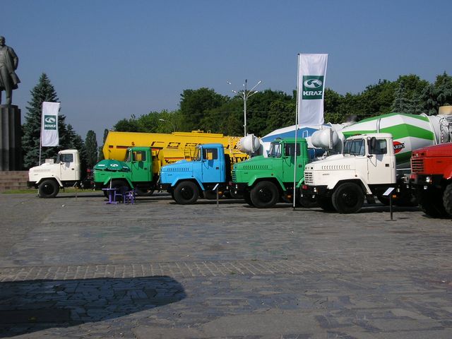   AutoKrAZ Show 06-Jun-2005    .       .     .