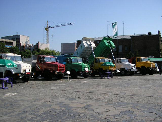   AutoKrAZ Show 06-Jun-2005    .       .     .