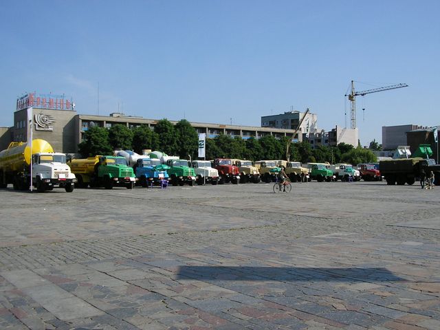   AutoKrAZ Show 06-Jun-2005    .       .     .