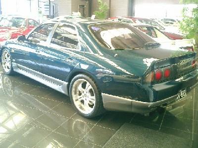   Skyline R33