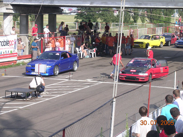      30.07.05 Skyline vs CRX