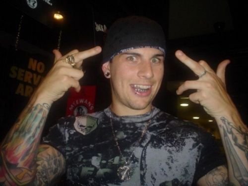   Matthew Sanders / M. Shadows