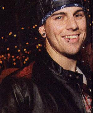   Matthew Sanders / M. Shadows